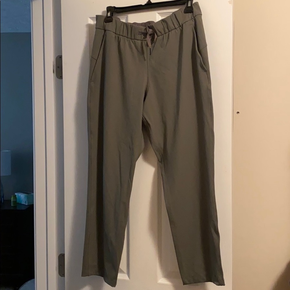 Lululemon On The Fly 7/8 Pant - Olive